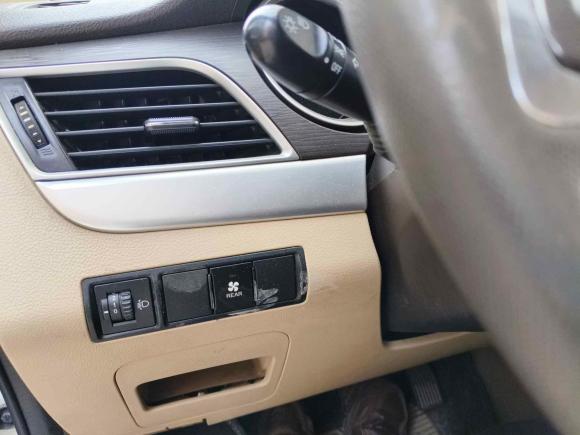 [义乌·浙G] 二手宝骏宝骏7302016款 1.5L 手动标准型 7座