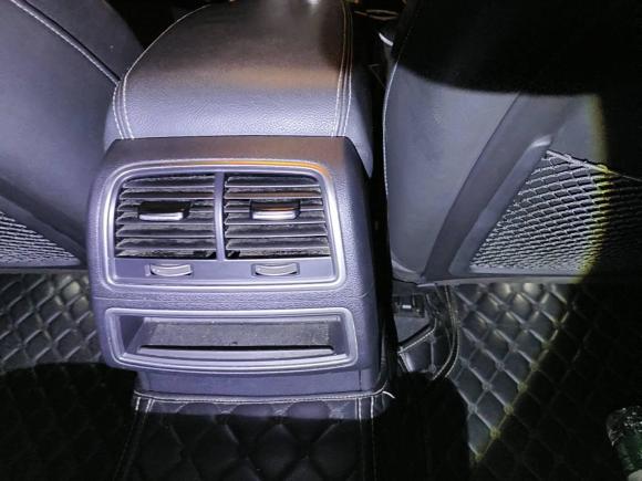 [南京·苏A] 二手奥迪奥迪A6L2018款 30周年年型 35 TFSI 时尚型