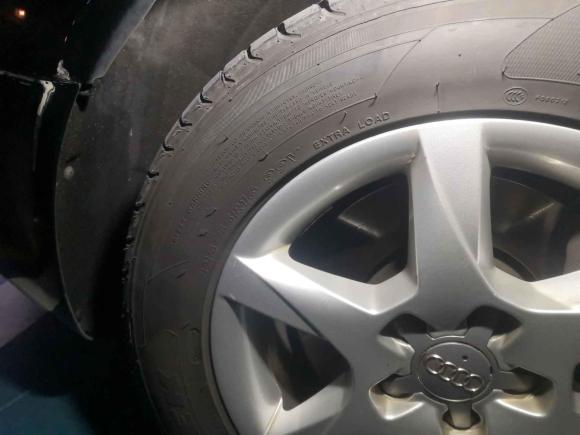 [成都·川A] 二手奥迪奥迪A6L2005款 2.0T 自动标准型