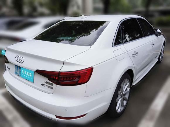 [广州·粤A] 二手奥迪奥迪A4L2017款 40 TFSI 风尚型