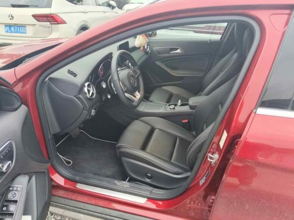 [上海·沪A] 二手奔驰奔驰GLA2019款 GLA 200 时尚型