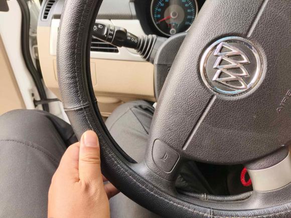 [苏州·苏E] 二手别克凯越2013款 1.5L 自动经典型