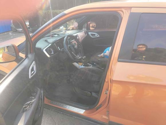 [南京·苏L] 二手中华中华V32015款 1.5T 自动精英型