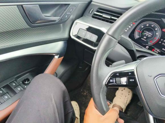 [苏州·苏U] 二手奥迪奥迪A6L2022款 40 TFSI 豪华致雅型