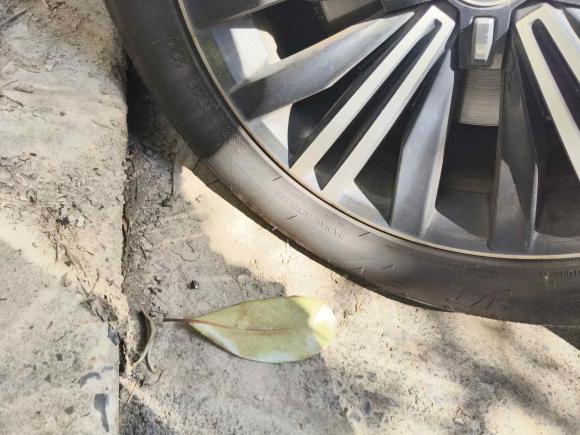 [上海·苏H] 二手大众途观L2020款 330TSI 自动两驱风尚版 国VI