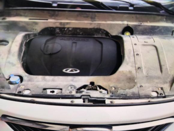 [上海·鄂H] 二手奇瑞瑞虎72016款 2.0L CVT耀目版