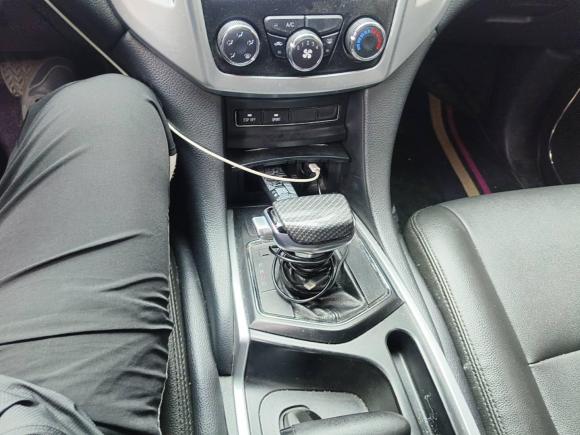 [成都·川F] 二手江铃驭胜S3502014款 2.4T 自动两驱柴油豪华天窗版5座