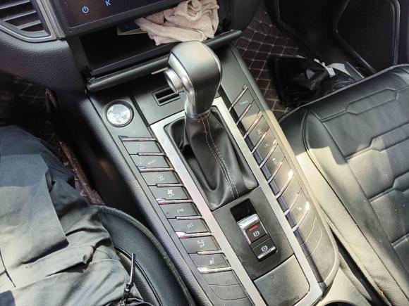 [上海·皖D] 二手众泰众泰SR92017款 2.0T 自动极致之梦版