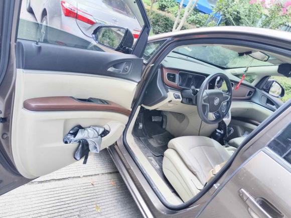 [上海·沪C] 二手别克别克GL82014款 2.4L CT豪华商务舒适版