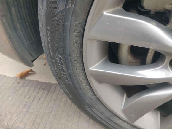 [武汉·鄂A] 二手现代朗动2015款 1.6L 手动领先型