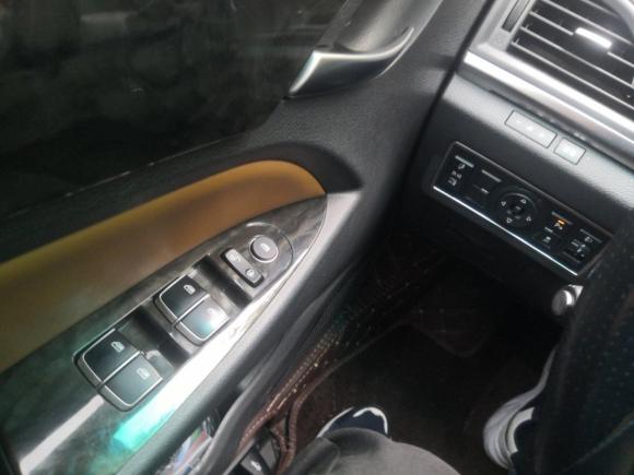 [上海·沪A] 二手比亚迪秦新能源2017款 1.5T 尊贵型