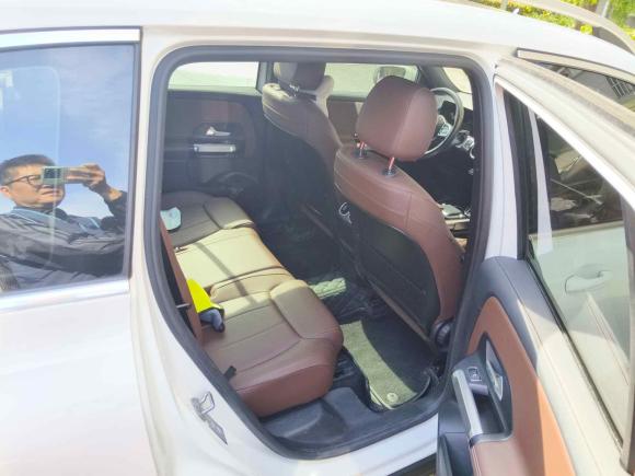 [上海·沪D] 二手奔驰奔驰GLB2020款 GLB 180 动感型