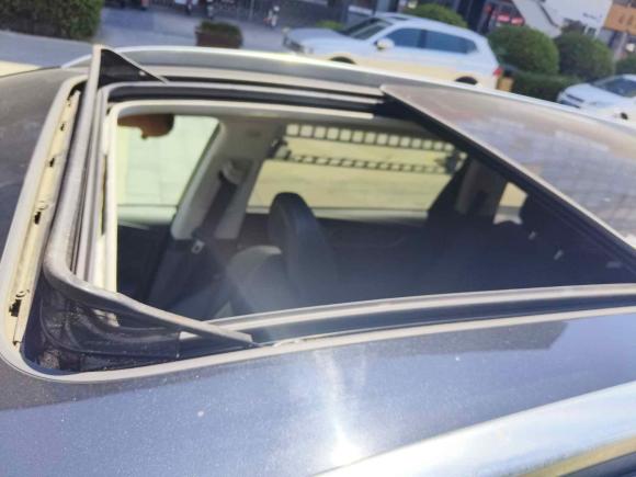 [苏州·苏E] 二手红旗红旗HS72021款 2.0T DCT两驱智联旗畅版