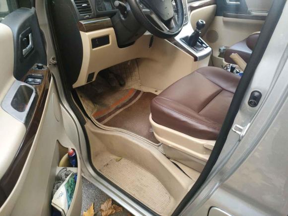 [西安·陕A] 二手金杯阁瑞斯2014款 2.4L标准型长轴9座4RB2