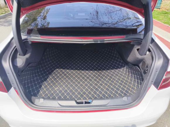 [南京·苏A] 二手捷豹捷豹XE2015款 2.0T 200PS R-Sport