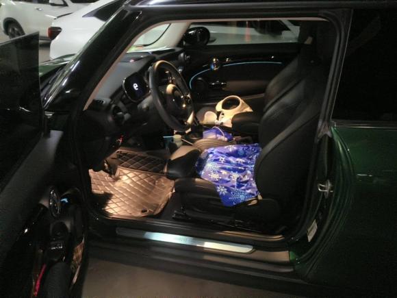 [广州·粤E] 二手MINIMINI2022款 1.5T COOPER 艺术家