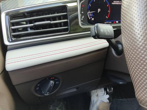 [上海·沪F] 二手大众途观L2023款 330TSI 自动两驱R-Line旗舰版