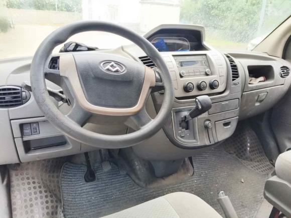 [苏州·沪B] 二手上汽大通MAXUS新途V802015款 2.5T AMT傲运通版长轴中顶