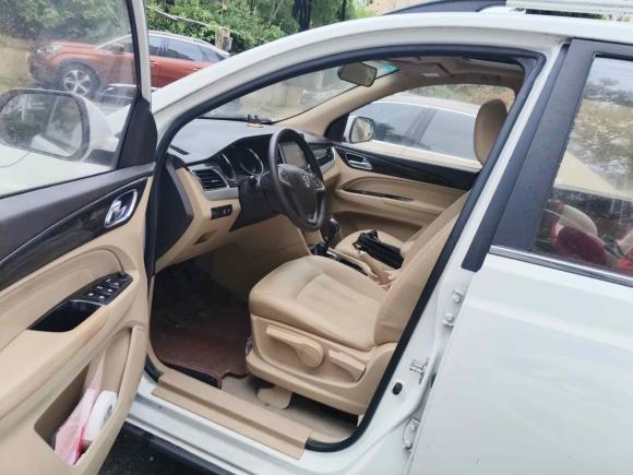 [上海·苏F] 二手宝骏宝骏7302016款 1.5T 手动豪华型 7座