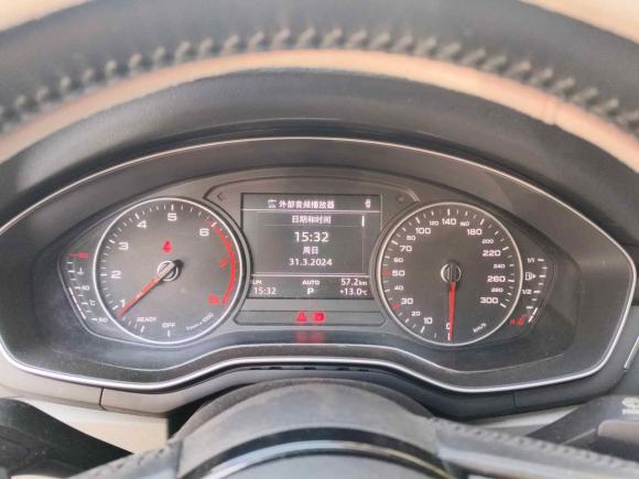 [青岛·鲁B] 二手奥迪奥迪A4L2017款 40 TFSI 进取型