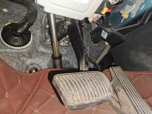 [济南·鲁A] 二手起亚索兰托2015款 索兰托L 2.4L 汽油4WD精英版 7座 国IV