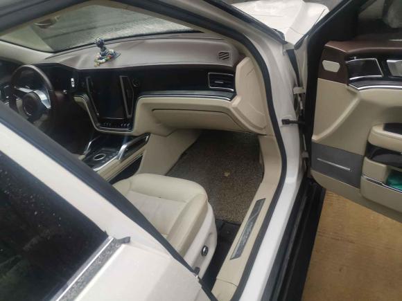 [武汉·鄂A] 二手众泰众泰T7002017款 1.8T 双离合旗舰型