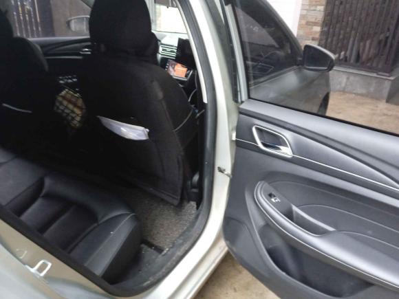 [南京·苏A] 二手荣威荣威Ei52018款 互联网豪华版