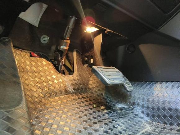 [西安·陕U] 二手路虎揽胜极光2012款 2.0T 5门耀动版