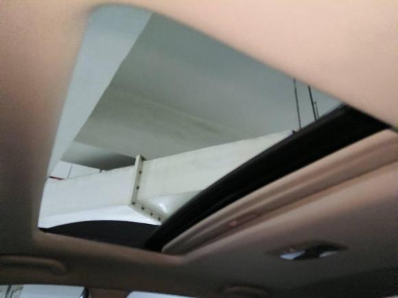 [上海·粤S] 二手起亚佳乐2007款 2.0L 7座标准版