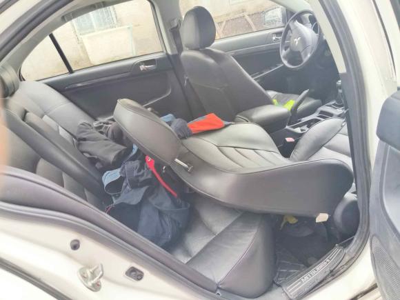 [常州·苏D] 二手三菱翼神2013款 时尚版 1.8L 手动舒适型