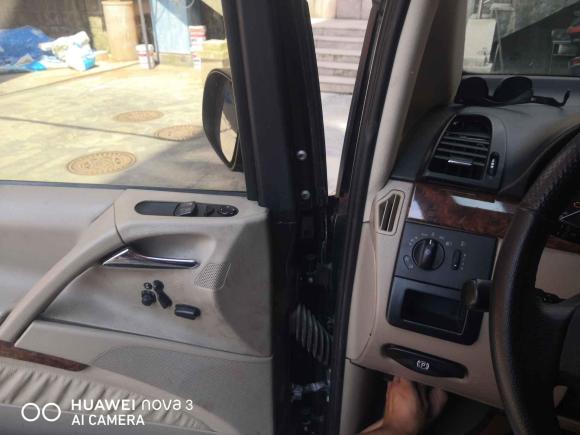 [青岛·鲁U] 二手奔驰唯雅诺2010款 2.5L 尊贵版