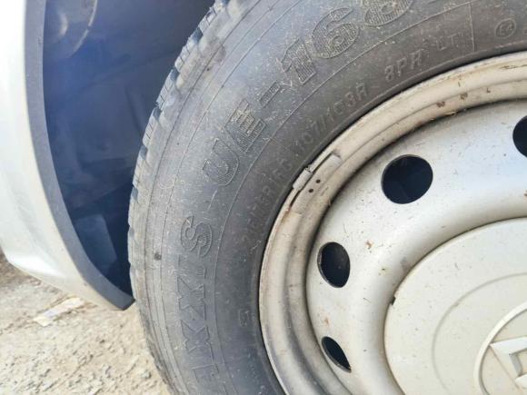 [上海·沪A] 二手上汽大通MAXUS新途V802015款 2.5T 手动傲运通版长轴中顶