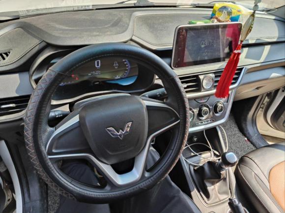 [南昌·赣A] 二手五菱汽车五菱宏光S32018款 1.5L 手动舒适型 国V