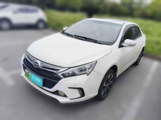 比亚迪秦新能源2015款 1.5T 双冠旗舰Plus版