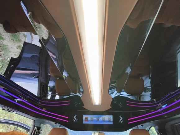 [南京·苏L] 二手奔驰威霆2023款 2.0T 商务版 7座