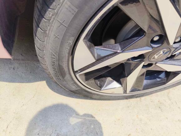 [青岛·鲁B] 二手现代伊兰特2021款 1.5L CVT LUX尊贵版