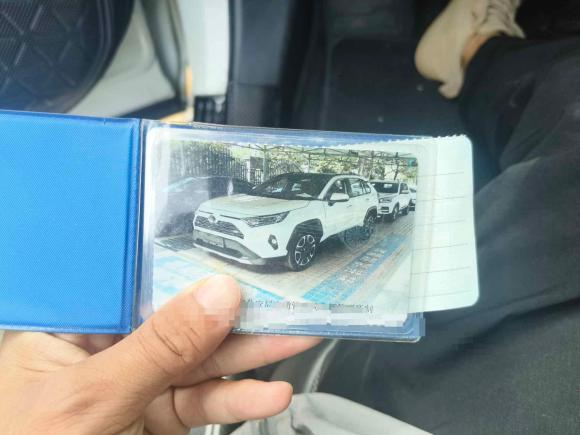 [成都·川A] 二手丰田RAV4荣放2020款 2.0L CVT两驱尊贵版