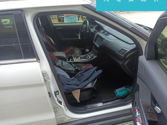 [苏州·苏E] 二手陆风陆风X72015款 2.0T 全景尊贵版
