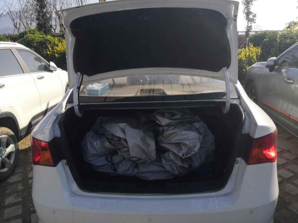 [温州·浙C] 二手荣威荣威3502015款 1.5L 自动豪华天窗版