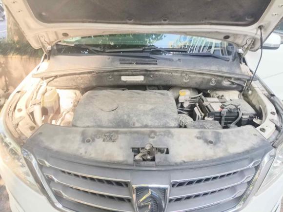 [上海·鄂F] 二手宝骏宝骏5602015款 1.8L 手动豪华型