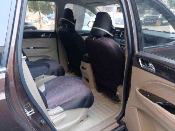 [南京·苏A] 二手宝骏宝骏7302016款 1.8L 手动舒适型 7座