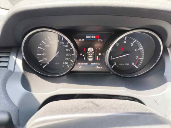 [上海·沪C] 二手路虎揽胜极光2013款 2.0T 5门耀动版