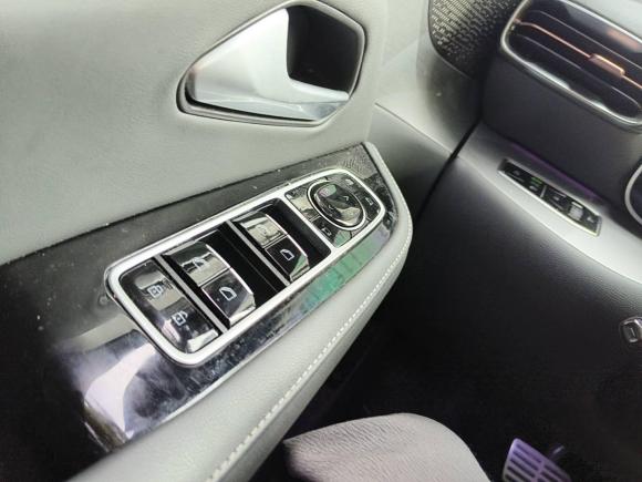 [上海·沪A] 二手ARCFOX极狐极狐 阿尔法S(ARCFOX αS)2022款 525S 160kW