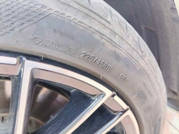 [济南·鲁A] 二手奔驰奔驰C级2022款 C 260 L 运动版