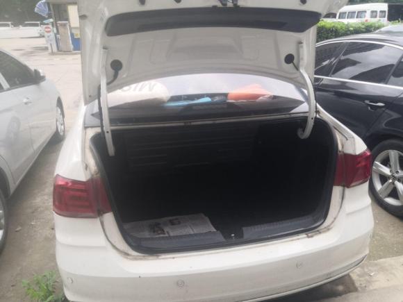 [南京·苏A] 二手大众桑塔纳2016款 1.6L 手动风尚版