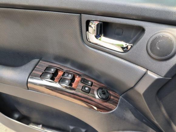 [上海·沪F] 二手起亚狮跑2012款 2.0L 自动两驱版GLS