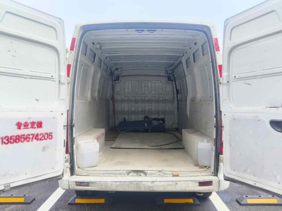 [上海·沪K] 二手上汽大通MAXUS新途V802021款 2.0T 手动经典城配王长轴中顶3座