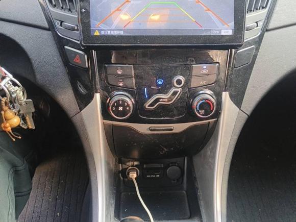 [青岛·鲁B] 二手现代索纳塔2011款 2.0L 自动时尚版