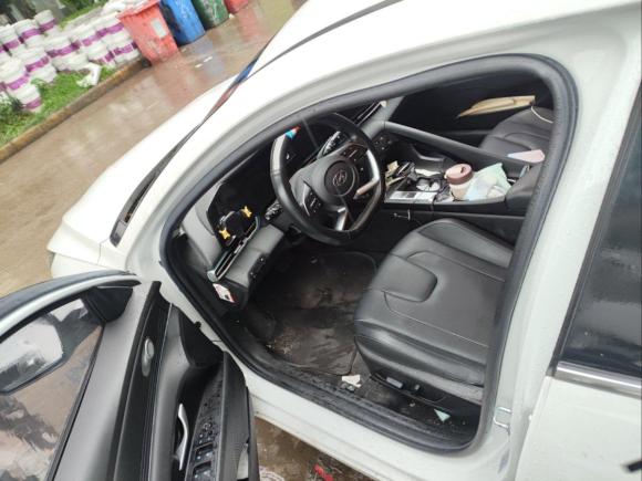 [南通·苏F] 二手现代伊兰特2021款 1.5L CVT LUX尊贵版