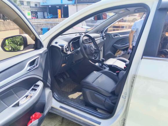 [佛山·粤X] 二手名爵名爵ZS2017款 1.5L 手动精英版